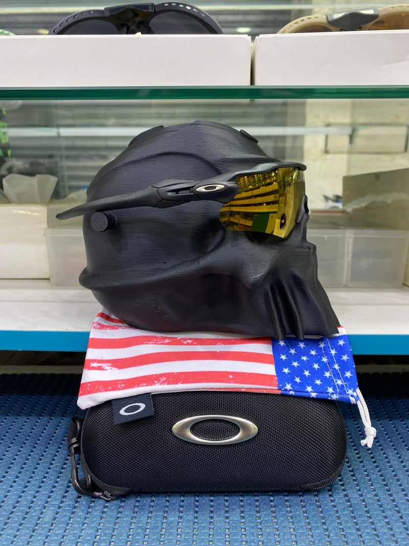 RADAR EV CUSTOM - BLACK GOLDEN